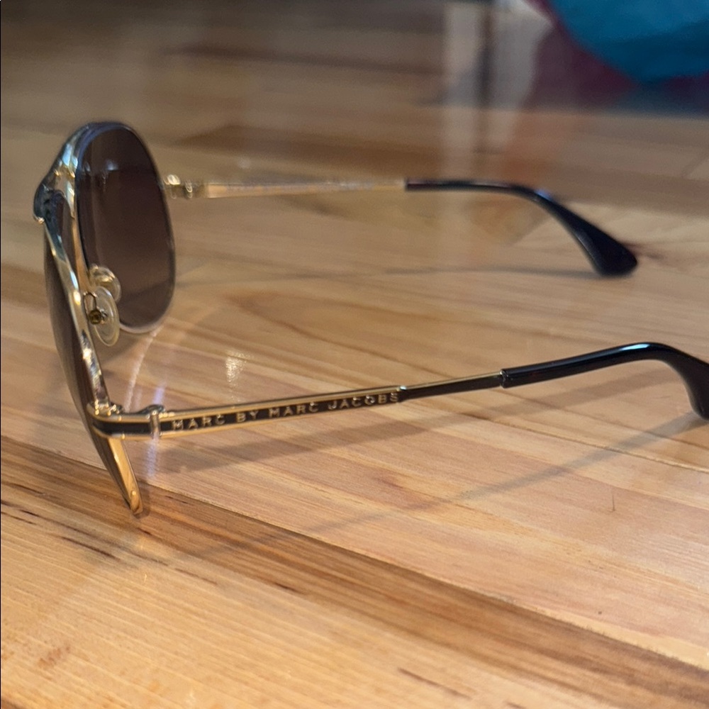 Marc By Marc Jacobs Gold Aviator Sunglasses - Picture 2 of 4